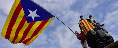 Un grupo de manifestantes a favor de la independencia.