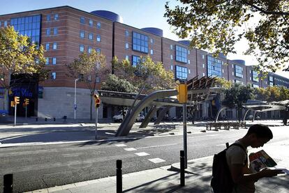 Edificio de la avenida de Icària donde se encontraba el almacén de los Docks.