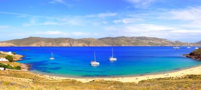 La playa de Fokos, en Mikonos (Grecia).