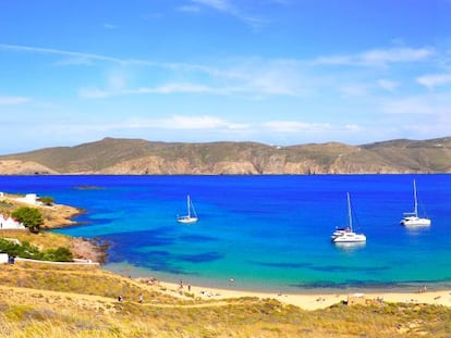 La playa de Fokos, en Mikonos (Grecia).