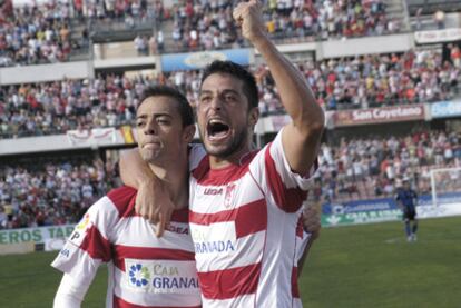 El delantero del Huesca Tariq durante un partido de octubre 2010, cuando aún vestía la camiseta del Granada, su anterior equipo.