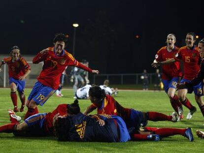 Las jugadoras españolas celebran la victoria.