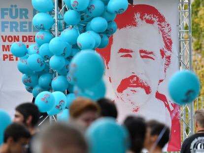 Una manifestación de apoyo al periodista alemán Deniz Yuecel, encarcelado en Turquía, este mes en Berlin.