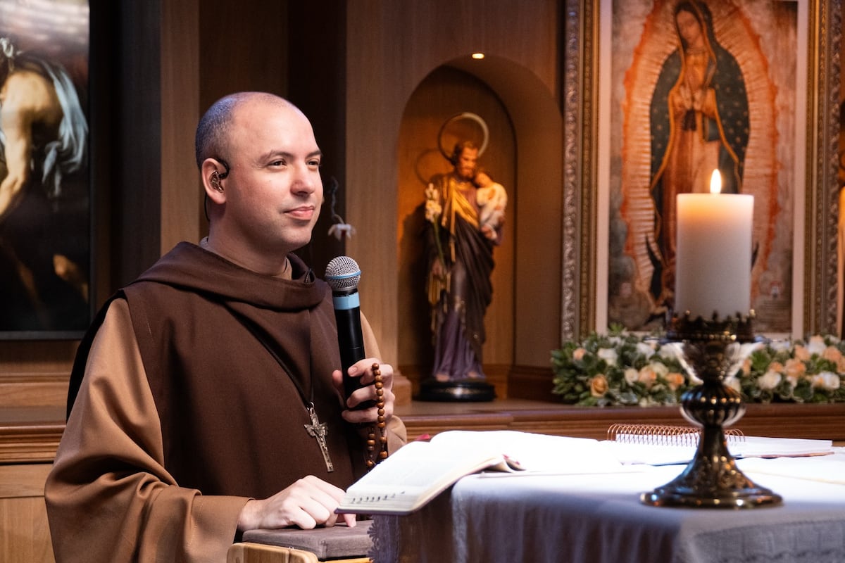 Frei Gilson, the Brazilian priest who attracts online crowds to pray the rosary at dawn