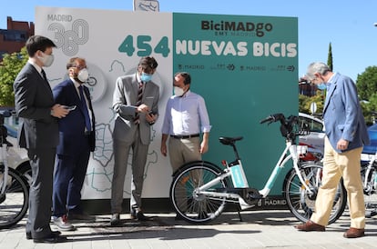 La EMT lanza un nuevo servicio de bicicletas eléctricas sin base fija, que estará disponible al 50% desde mañana.