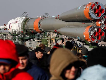 El cohete Soyuz MS-12 en el Cosmódromo de Baikonur, Kazajistán.
