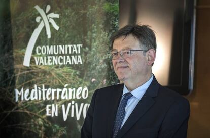 El Presidente de la Generalitat, Ximo Puig, tras la reunión mantenida con altos cargos de Turismo y empleo para hablar de la ocupación en el sector.
