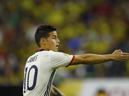 James da instrucciones ante Costa Rica. 