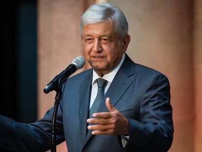 López Obrador, este martes, tras reunirse con Peña Nieto.