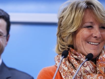 Esperanza Aguirre, acompa&ntilde;ada por Javier Fern&aacute;ndez-Lasquetty.