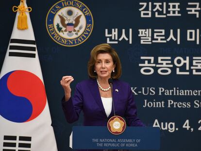 La presidenta de la Cámara de Representantes de Estados Unidos, Nancy Pelosi, en una conferencia de prensa en Seúl este jueves.