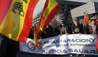 Imagen de la protesta de policías y guardias civiles en San Sebastián.