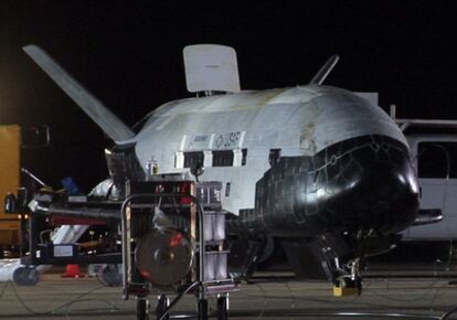 El X-37B, tras su aterrizaje en la base aérea de Vandenberg (California) el pasado 3 de diciembre