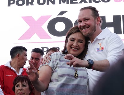 Xóchitl Gálvez y Santiago Taboada