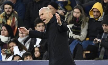 Zidane, durante el Getafe-Real Madrid. 
