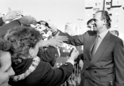 El Rey, durante su visita al Pozo del Tío Raimundo.