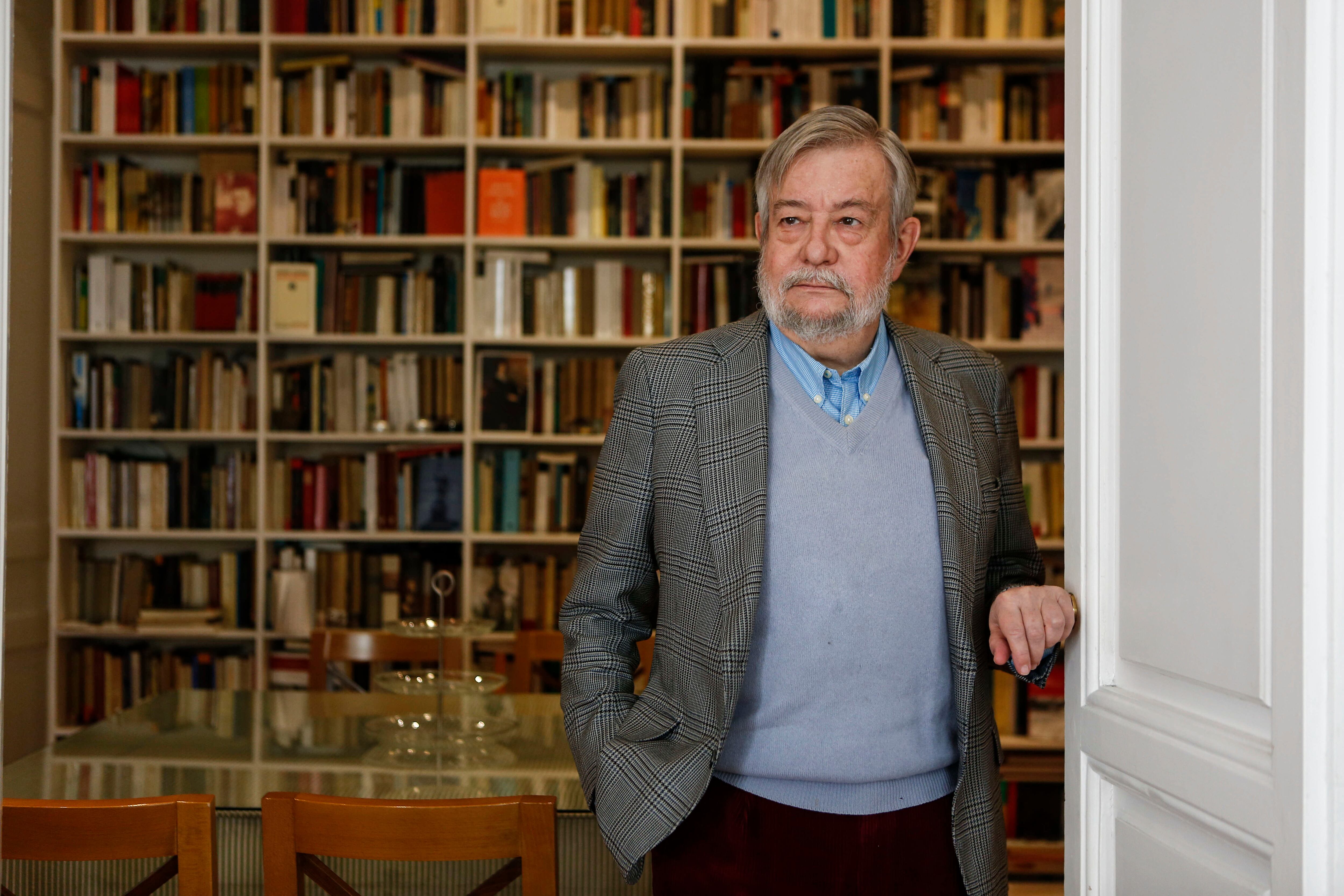 Adiós a José María Guelbenzu, un maestro de la ironía