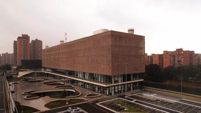 Vista del edificio nuevo de la comandancia de la Policía Metropolitana de Bogotá.