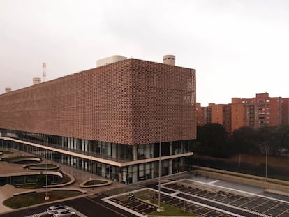 Vista del edificio nuevo de la comandancia de la Policía Metropolitana de Bogotá.