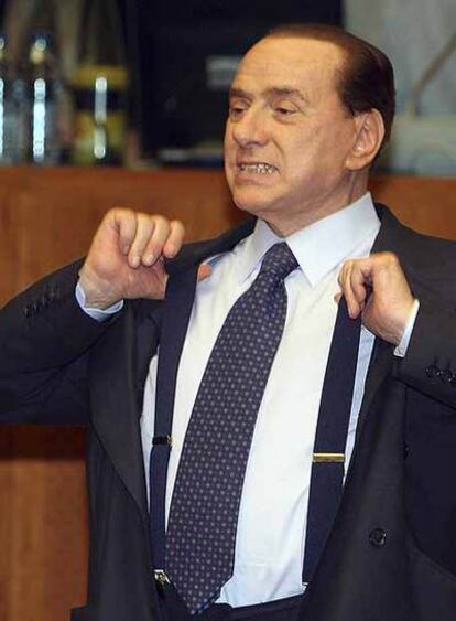 El primer ministro italiano, Silvio Berlusconi, durante la cumbre.