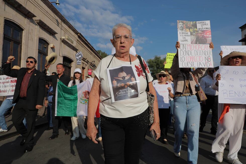 Michoacán exige justicia por el asesinato de Carlos Manzo, en imágenes ...