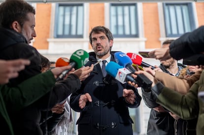 El ministro de Cultura, Ernest Urtasun, ofrece declaraciones a los medios, en el Congreso de los Diputados, a 28 de enero de 2025, en Madrid.