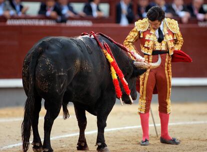 Adornó el final de la faena con gusto