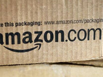 Paquete con el logo de Amazon