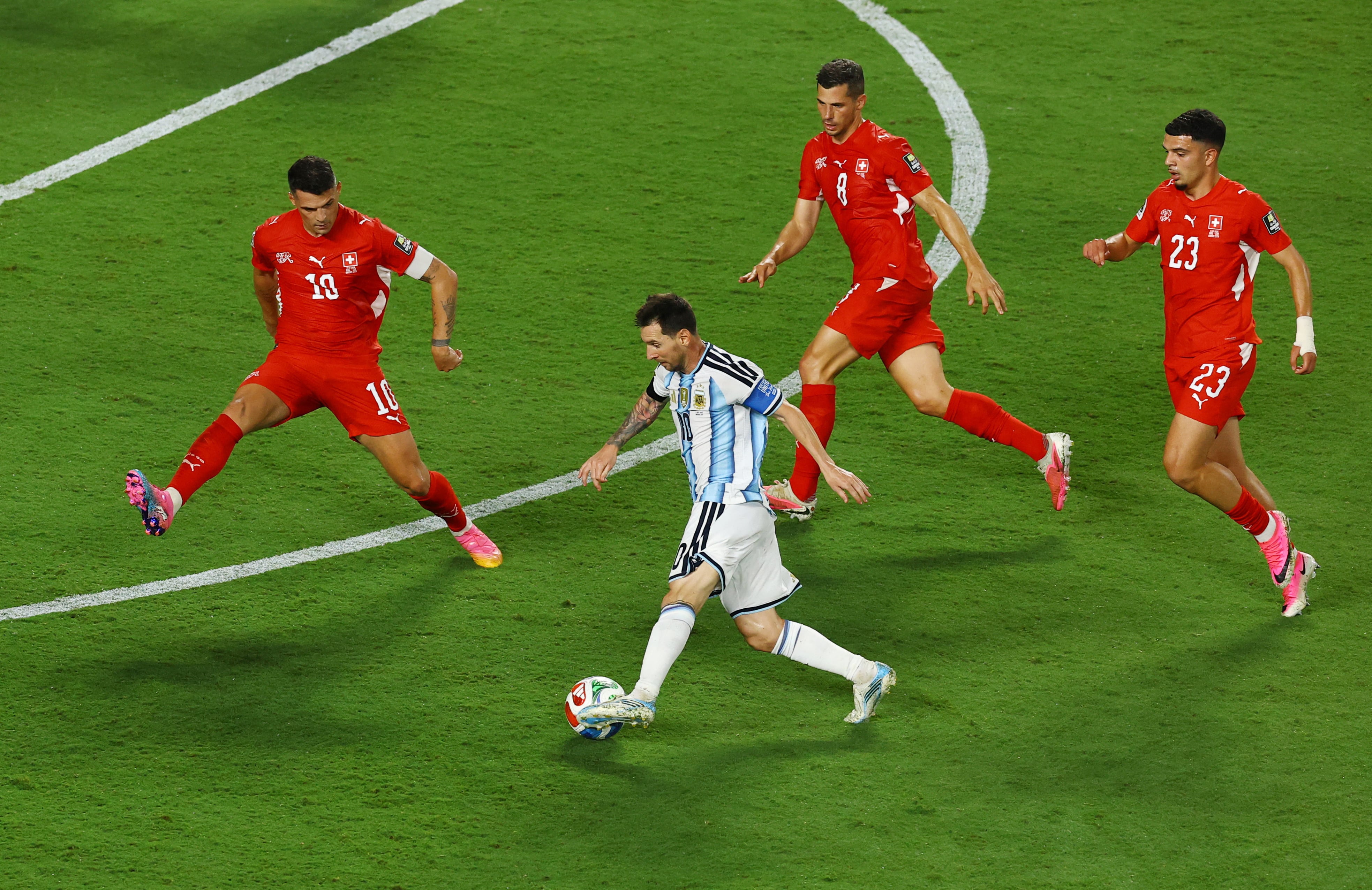 Argentina - Suiza, en vivo | Julián Álvarez convierte para el 2-1 de la Albiceleste ante el conjunto suizo