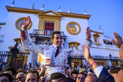David de Miranda, tras salir por la Puerta del Príncipe de La Maestranza.