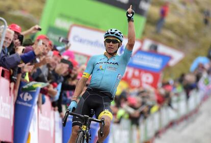 Miguel &Aacute;ngel L&oacute;pez celebra la victoria en la 11&ordf; etapa de la Vuelta.