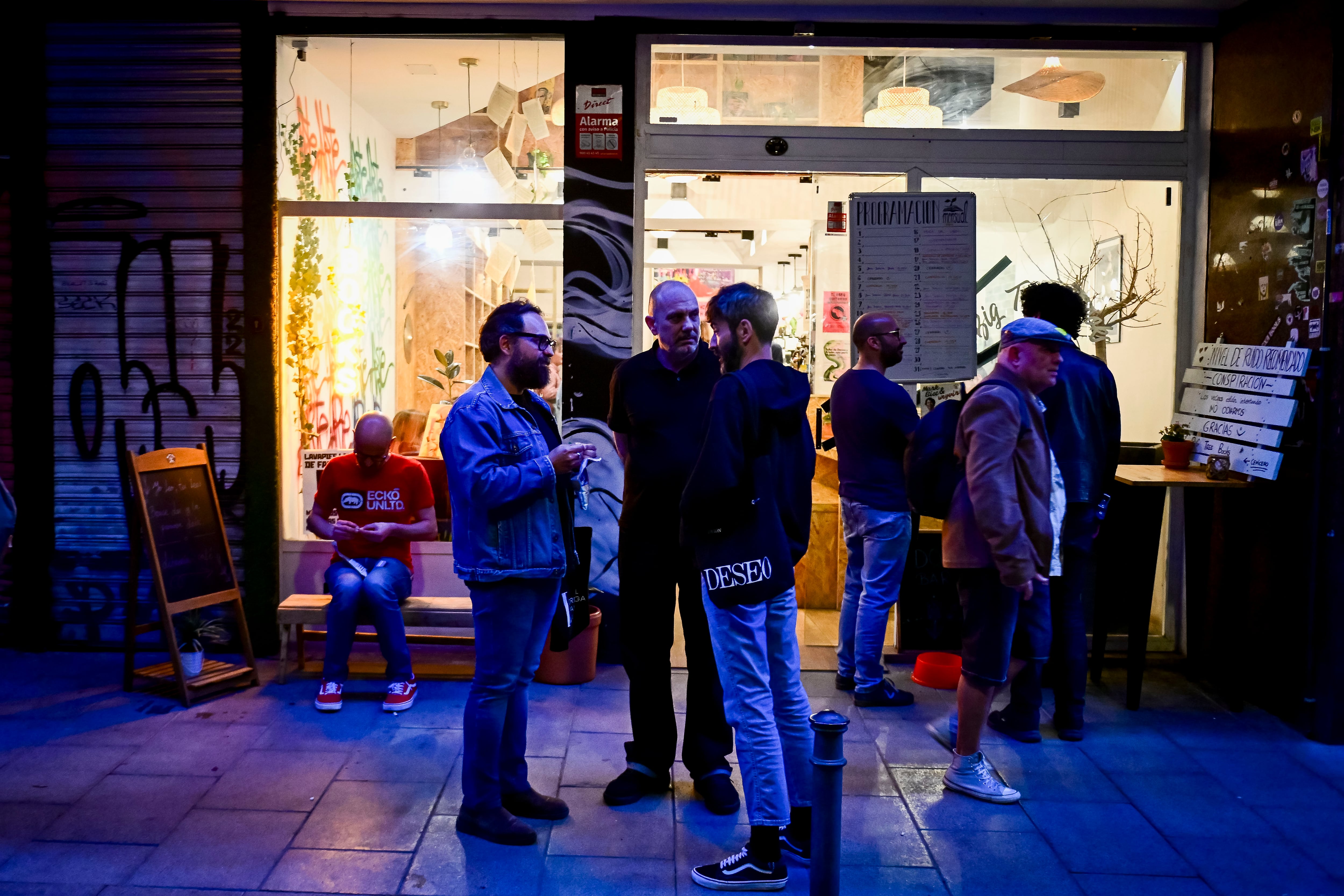 El exterior de la librería Big Three Books en el barrio de La Latina, en Madrid.