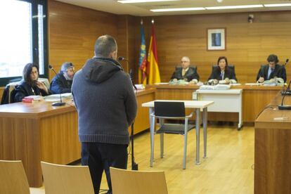 El asesino confeso de su mujer, en el juicio en Castellón.