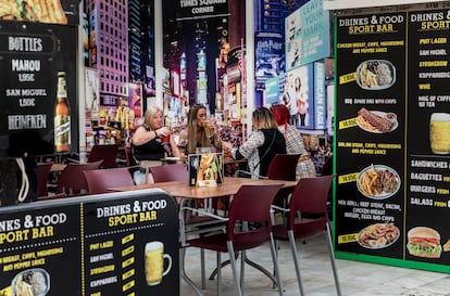 A sports bar in Benidorm with an English menu.