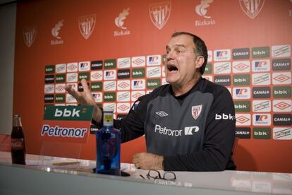 Marcelo Bielsa, durante la rueda de prensa ofrecida en Lezama.