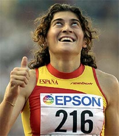 La española Mayte Martínez, tras conseguir su clasificación para la final de 800 metros de los Mundiales de Edmonton.