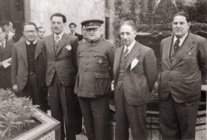 El general Miaja junto a Lluís Companys, a su izquierda.