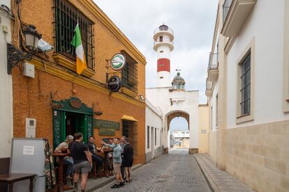 Un pub Irlandés frecuentado por norteamericanos de la base de Rota en Cádiz en mayo de 2023. 
