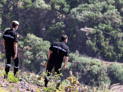 Efectivos durante la búsqueda este lunes en varios enclaves de los municipios de Santa María de Guía y Arucas, en el norte de Gran Canaria.