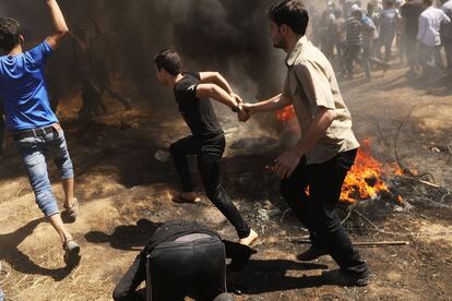 Las protestas en la franja de Gaza de manifestantes palestinos han derivado en choques contra las tropas israelíes, el 14 de mayo de 2018.