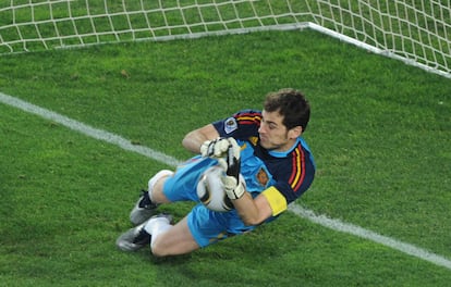 Iker Casillas para el penalti