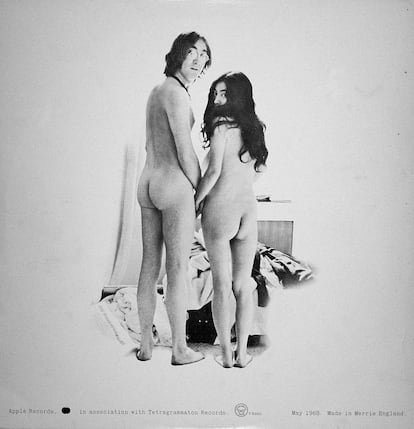 John Lennon y Yoko Ono, en la contraporada de 'Two Virgins,' de 1968.