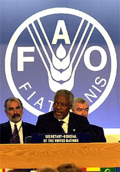 Annan, durante la sesión inaugural de la cumbre en Roma.