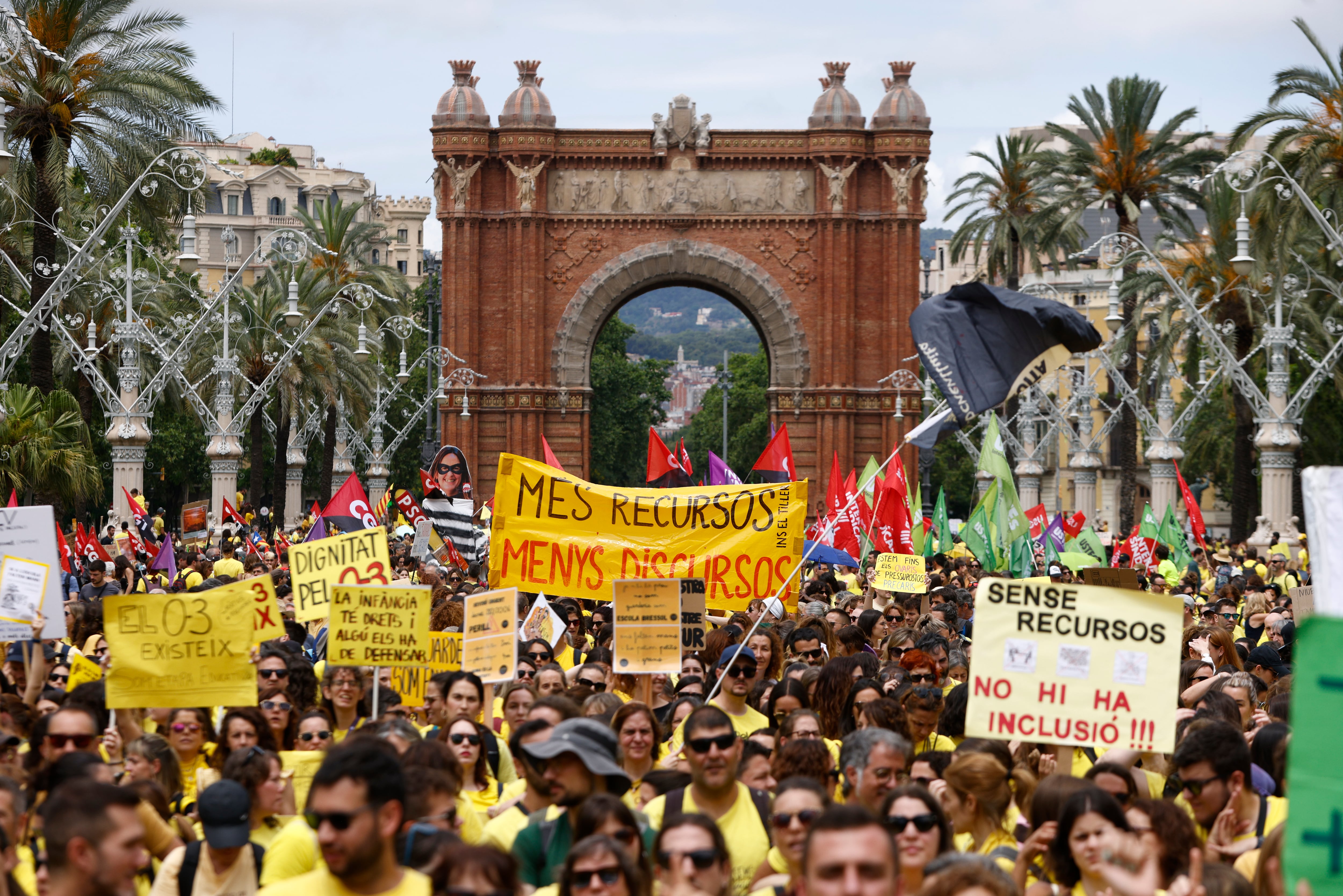 Los profesores catalanes convocan huelga durante la visita del Papa en Barcelona