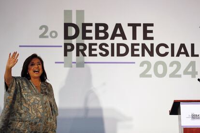 Xóchitl Gálvez, a su llegada al segundo debate presidencial, el 28 de abril.