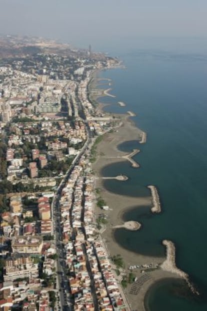 Casas de pescadores y espigones en Pedregalejo y El Palo.Málaga.