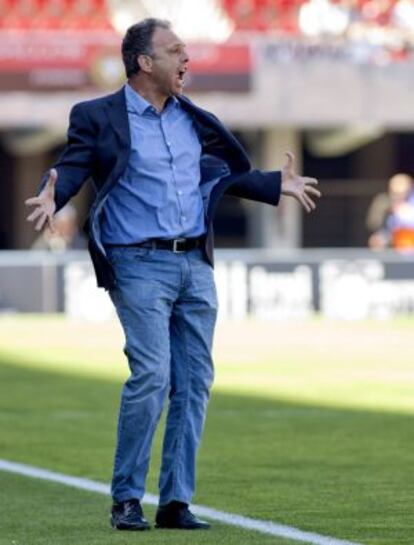 El entrenador del Mallorca, Joaquín Caparrós, se lamenta