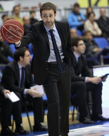 El entrenador del Gipuzkoa Basket, Sito Alonso, durante el partido ante el Tuenti Móvil Estudiantes.