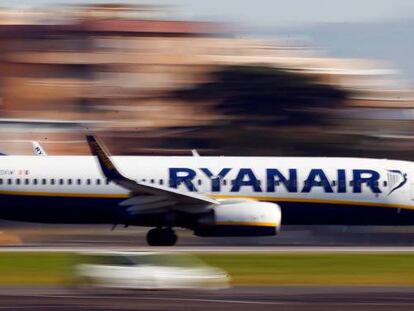 Avión de la aerolínea irlandesa de bajo coste Ryanair.