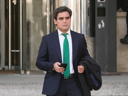 Juan José Güemes sale este lunes de los juzgados la Plaza de Castilla, en Madrid, tras ser imputado.